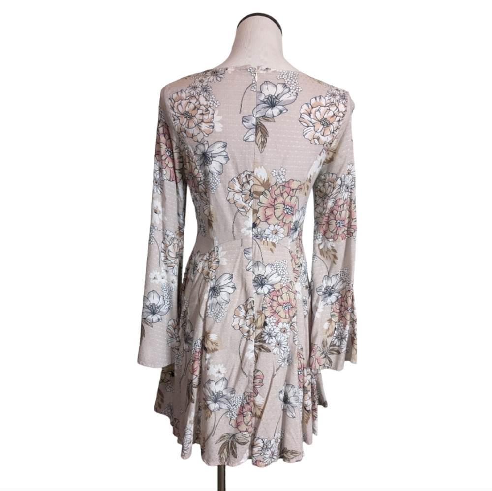 Altar'd State boho long sleeve floral spring summer dress blush nude EUC Medium - Picture 3 of 10